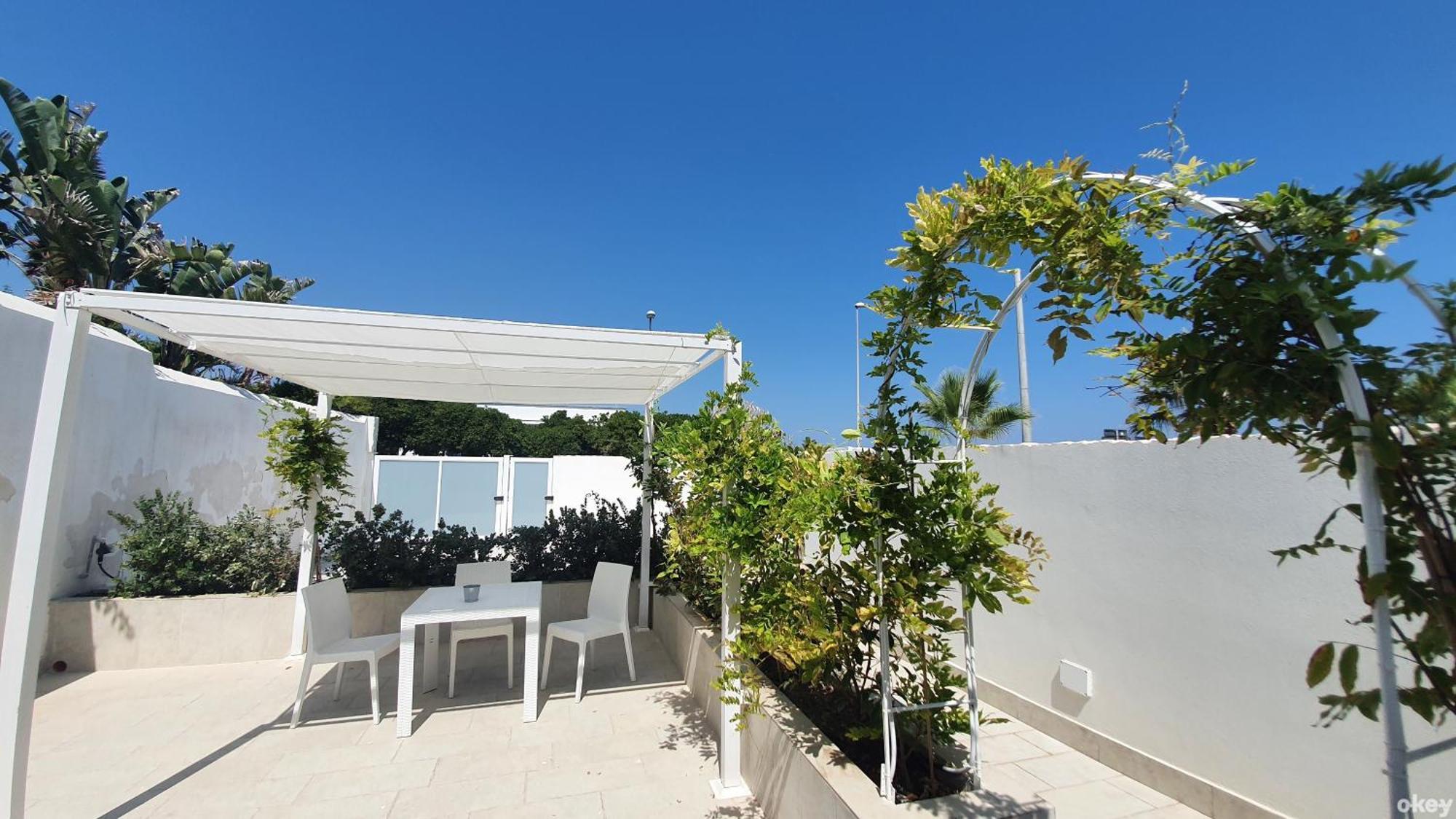 Villa Mediterranea Apartments - Seaview, Pool & Garden Bari Exterior photo